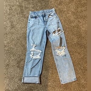 American eagle size 6 long. Can be worn normal or cuffed